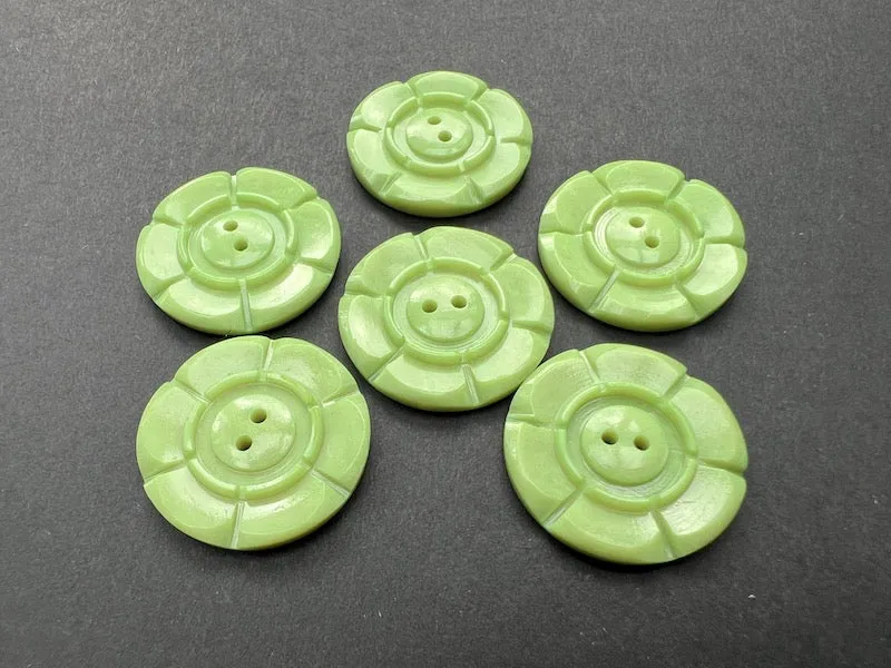 Pistachio Green 1940s 2.2cm   1.6cm Buttons 6 loose or 24 on Sheet