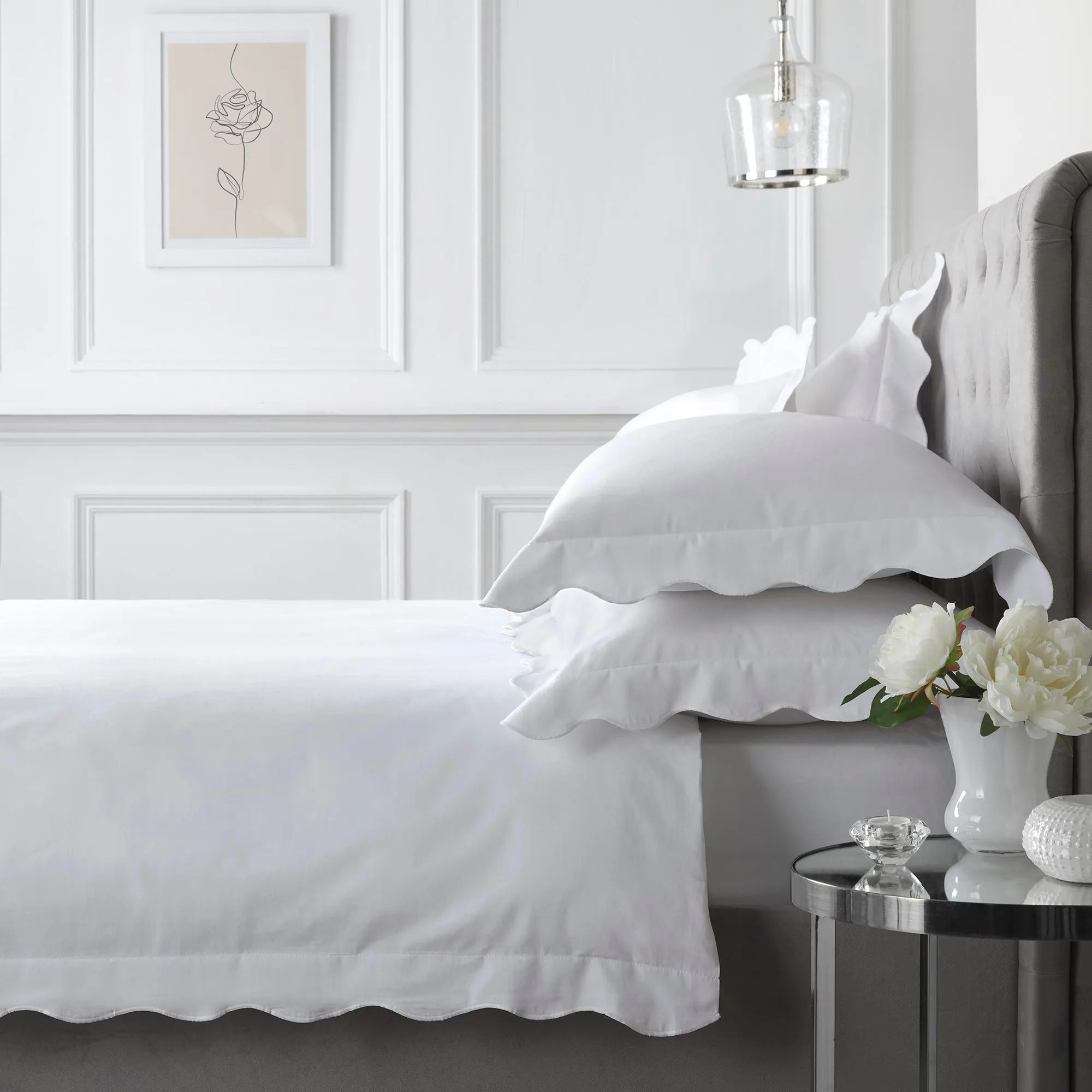 White Boutique Scallop Edge Duvet Cover Set by Appletree