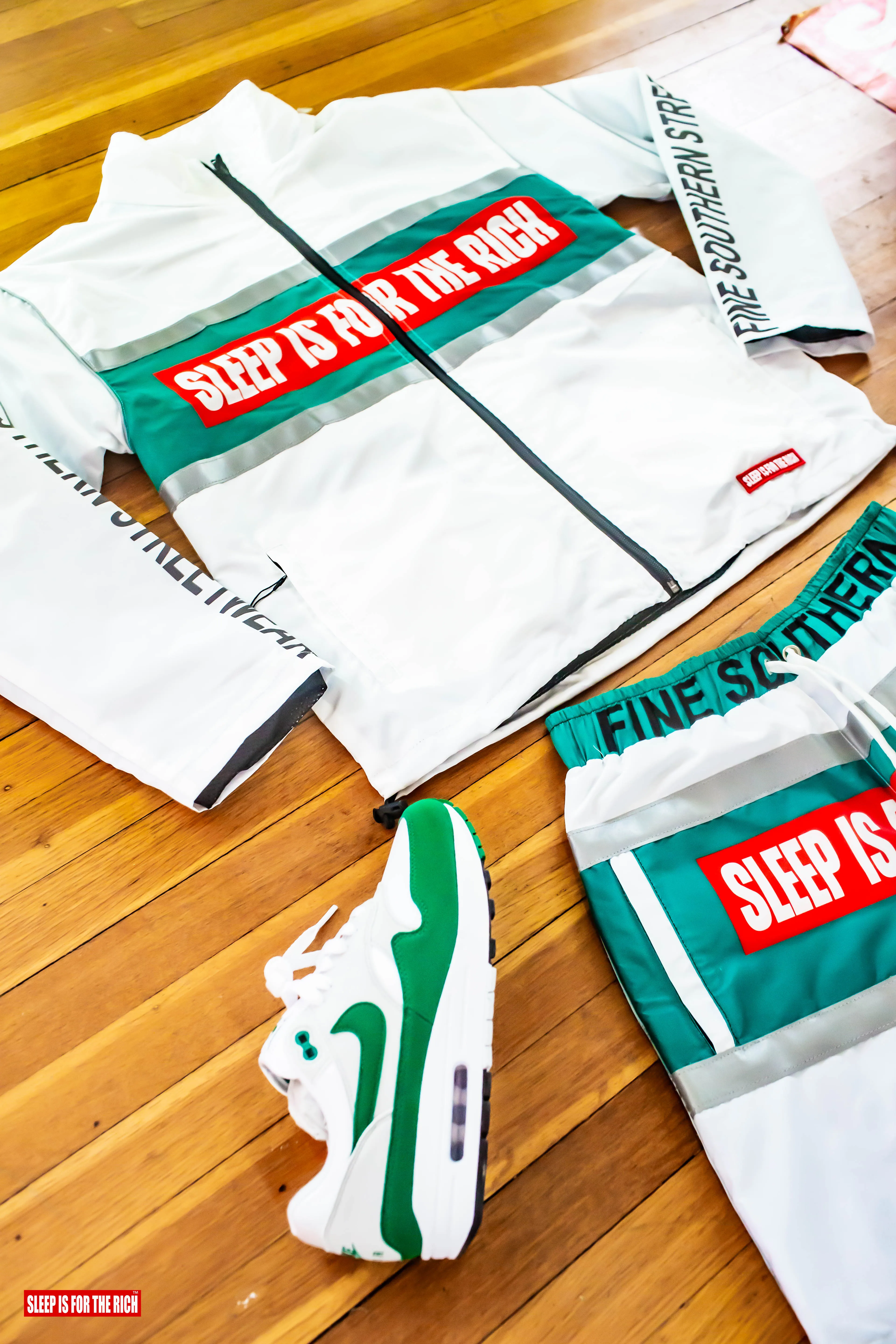 (WHITE/SPEARMINT) 3M REFLECTIVE WINDBREAKER SHORT SETS